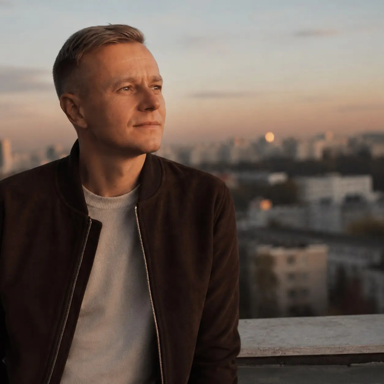 Ваш продукт может быть лучше, но если конкуренты говорят чаще, клиент запомнит их. 📣 Внимание клиента — это главный ресурс, и его нужно занимать регулярно | Сетка — социальная сеть от hh.ru