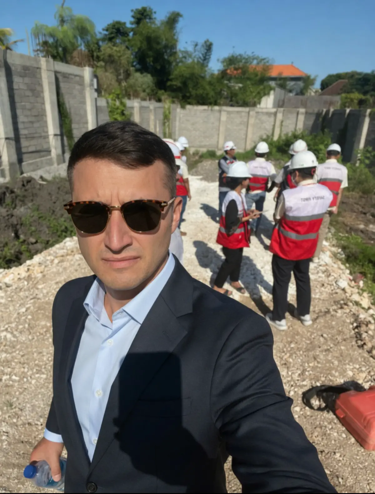 Working on construction sites in Bali taught me one big truth: you can’t control everything, but you can learn to flow with it | Сетка — социальная сеть от hh.ru