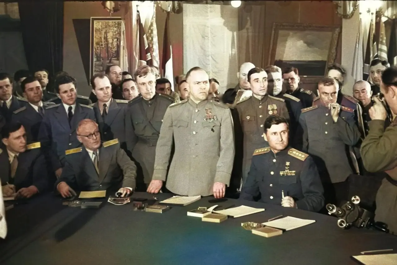 «Невыученные уроки истории». Окончание войны в Европе в 1945 году
#Германия #СССР #США #Великобритания #Франция #ВтораяМировая #Завершение #Капитуляция #Эксклюзив #СМИ | Сетка — социальная сеть от hh.ru