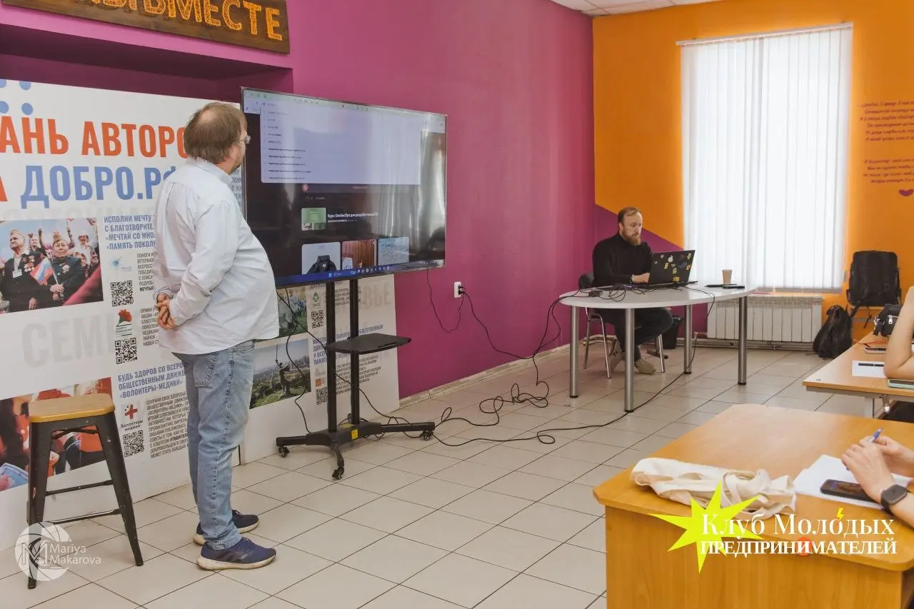 Кострома, спасибо за огненный прием! 🔥
В апреле на бизнес-форуме «Кострома Предпринимай» мы в очередной раз доказали: нейросети — это не «далекое будущее», а инструмент, который уже сегодня экономит п... | Сетка — социальная сеть от hh.ru