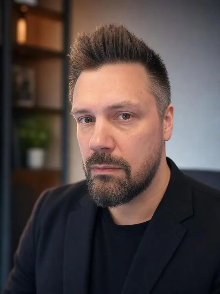 Максим Старков