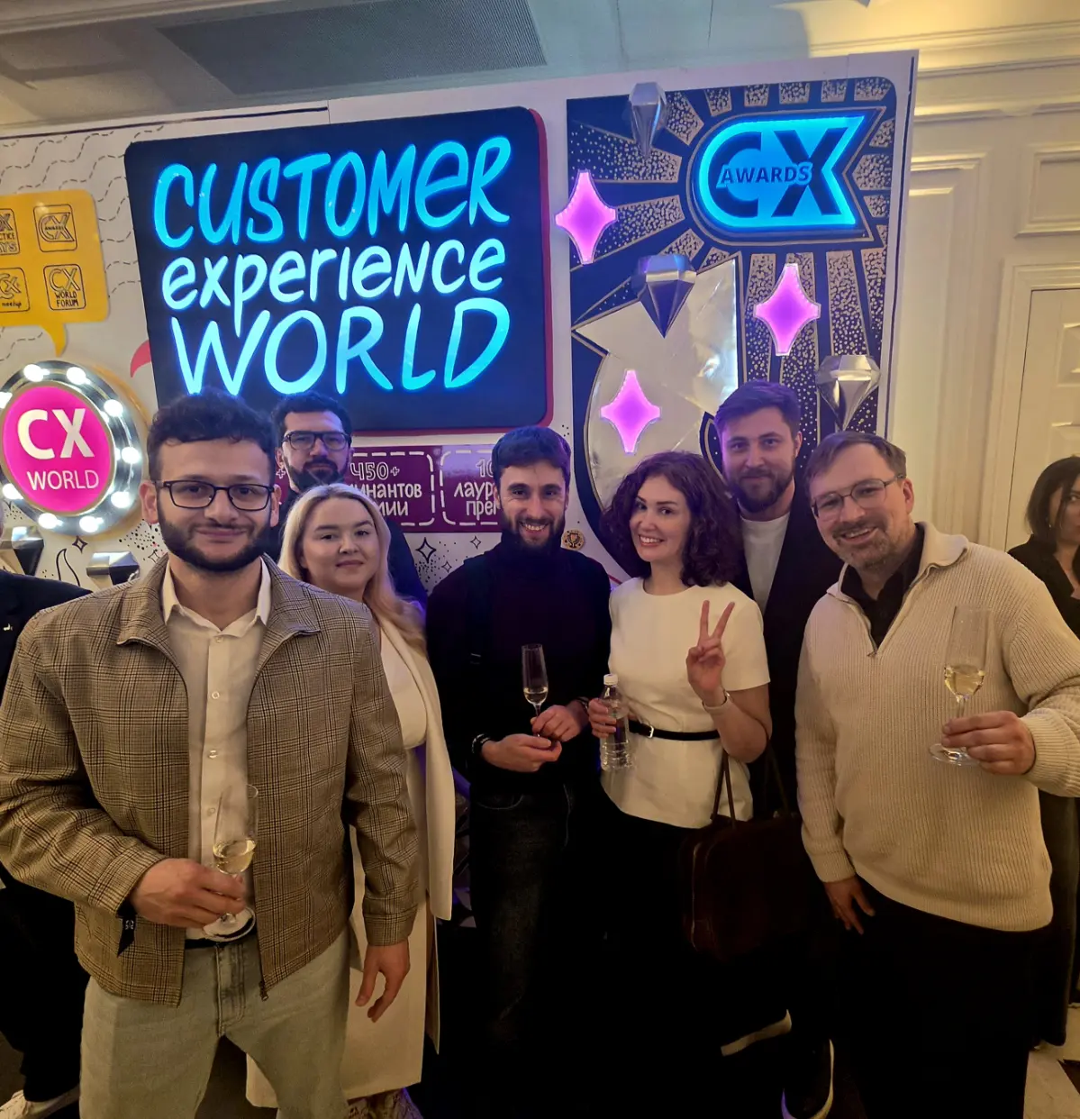 И последнее событие апреля: награда CX Awards за трансформацию CJ роуминга, которую моя команда провернула в конце прошлого года - красавцы! | Сетка — социальная сеть от hh.ru
