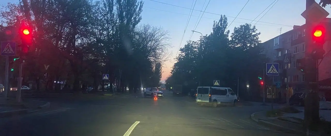 ДТП около калининского рынка пересечение бульвара Шевченко и Владычанского в сторону города | Сетка — социальная сеть от hh.ru
