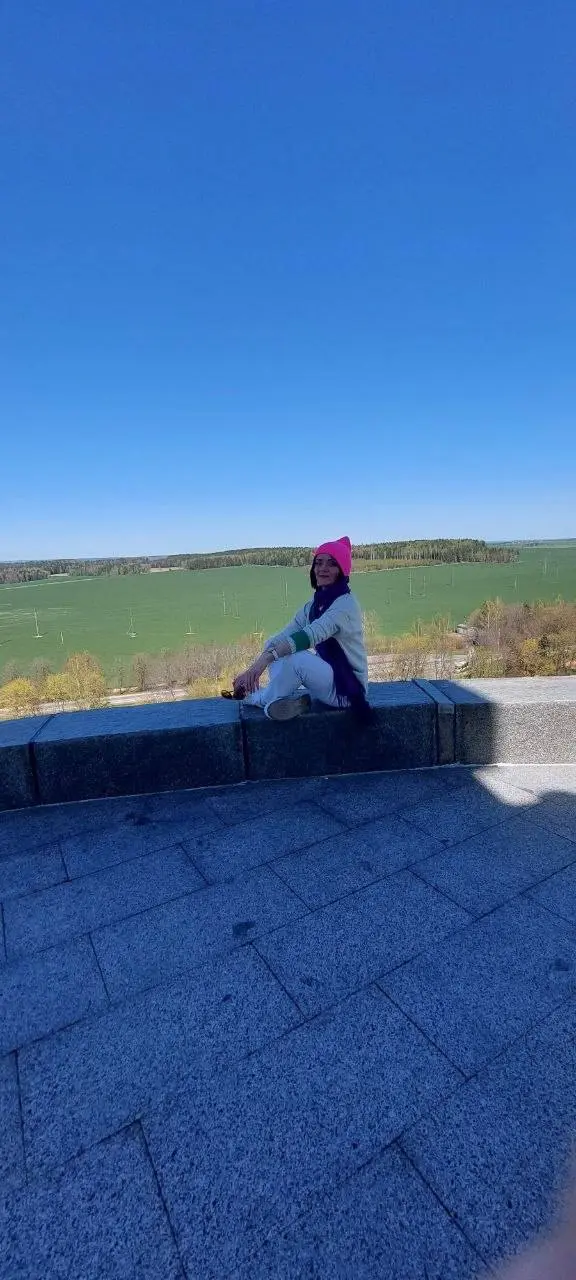 С Днём Победы! 🕊️
Для меня 9 Мая — это день памяти, силы и огромной благодарности людям, которые смогли пройти через невозможное и отстоять жизнь.
А ещё очень личный, очень глубокий праздник | Сетка — социальная сеть от hh.ru