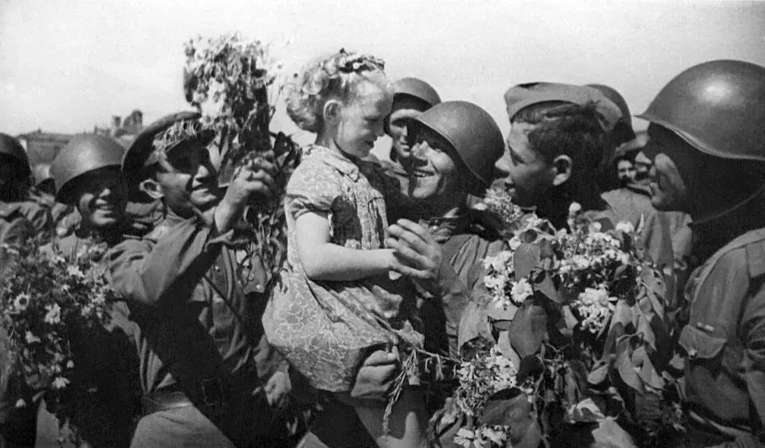 С Днём великой победы, с праздником 9 мая! 🕊️
Пишу каждый год, что в моей семье 9 мая – главный праздник | Сетка — социальная сеть от hh.ru