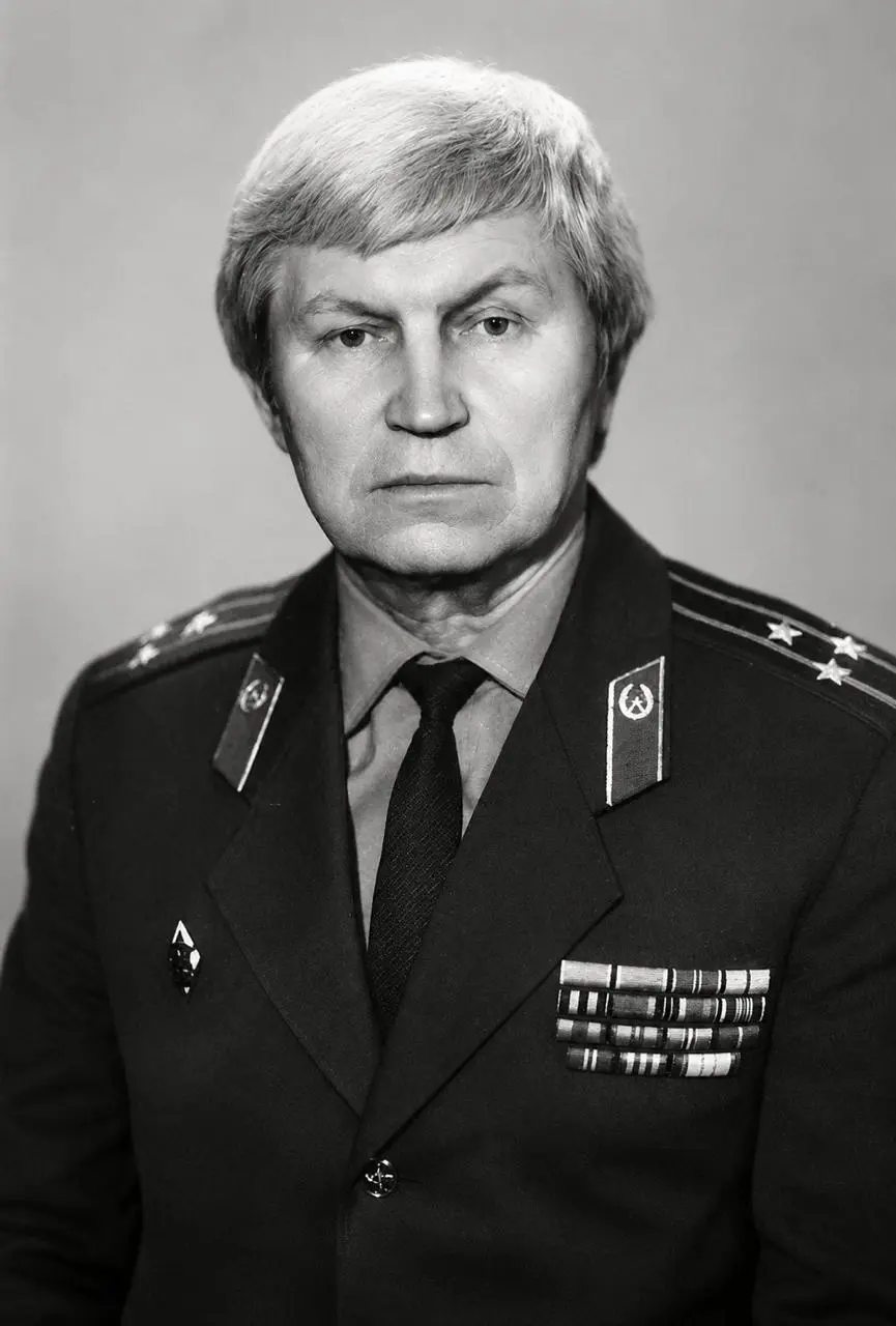 Правила жизни Вениамина Ивановича Завьялова
Каждый год 9 мая я рассказываю здесь небольшую историю о своём дедушке. Он был для меня и отцом, и другом, и настоящим компасом | Сетка — социальная сеть от hh.ru