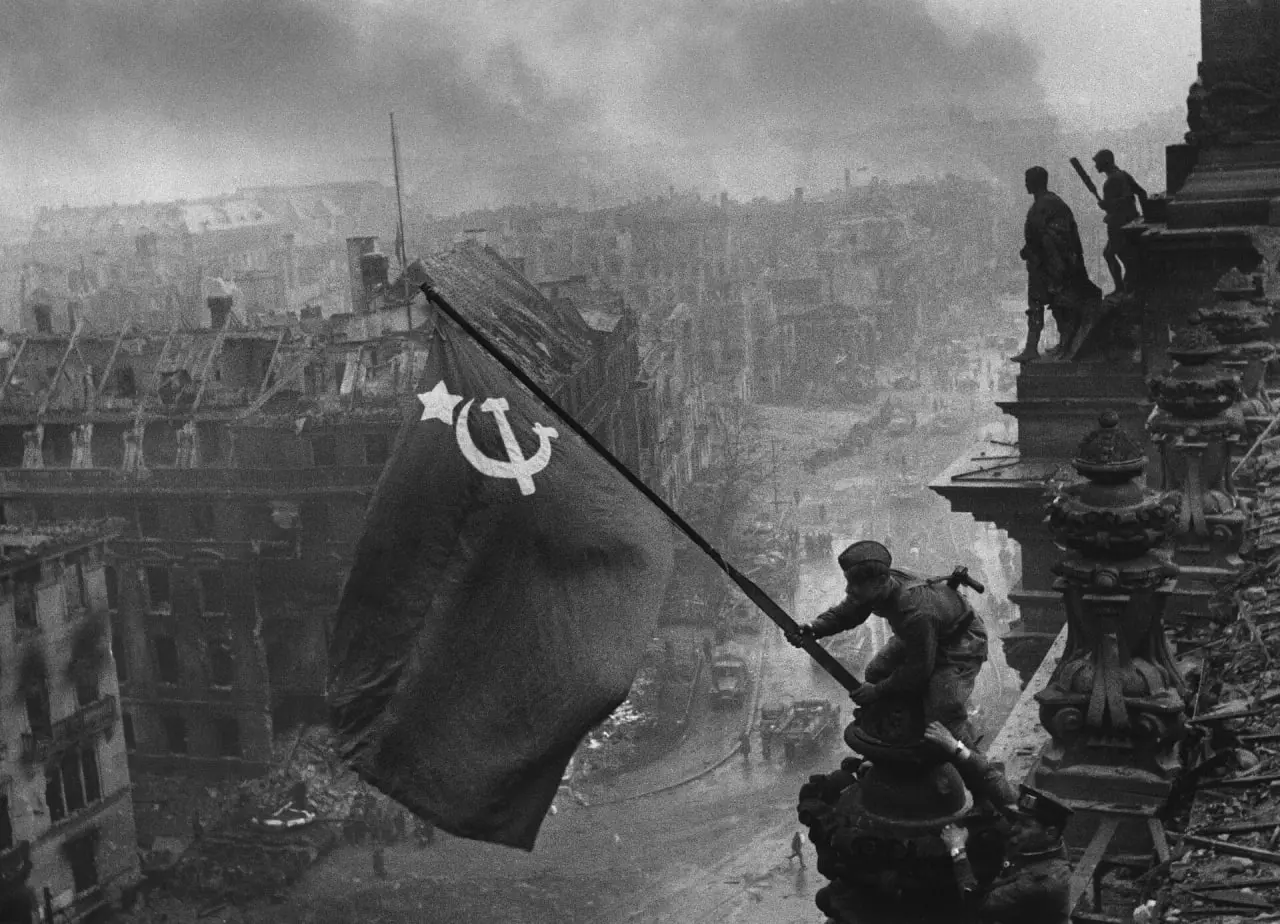 ⭐️ С Днём Великой Победы Красной армии и советского народа над нацистской Германией в Великой Отечественной войне 1941-1945 годов!
В 1941 году против Советского Союза выступила не просто нацистская Ге... | Сетка — социальная сеть от hh.ru