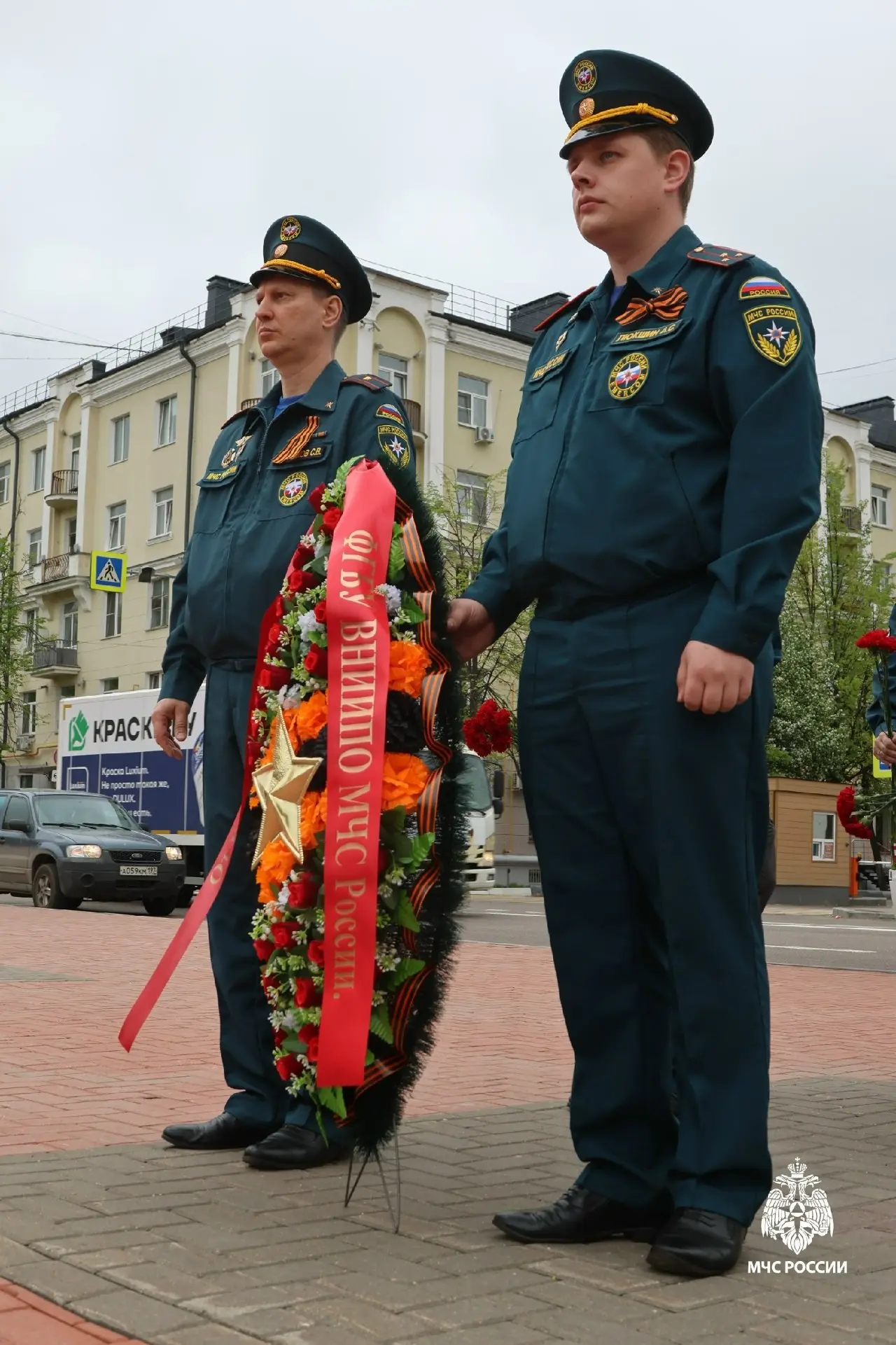 Пока мы помним – они живы…
🎗Сотрудники и ветераны ВНИИПО МЧС России почтили память своих коллег и всех павших, которые в годы Великой Отечественной войны внесли неоценимый вклад в Победу | Сетка — социальная сеть от hh.ru