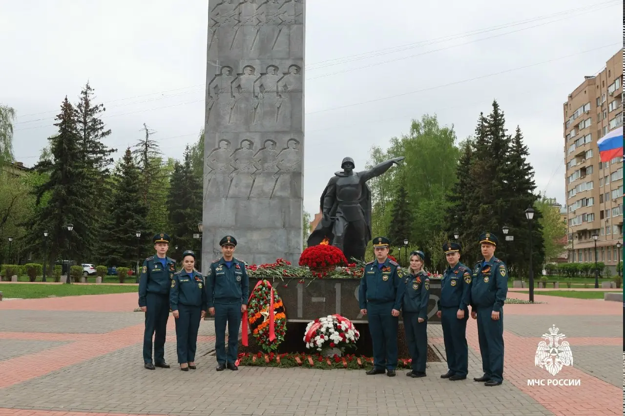 Пока мы помним – они живы…
🎗Сотрудники и ветераны ВНИИПО МЧС России почтили память своих коллег и всех павших, которые в годы Великой Отечественной войны внесли неоценимый вклад в Победу | Сетка — социальная сеть от hh.ru
