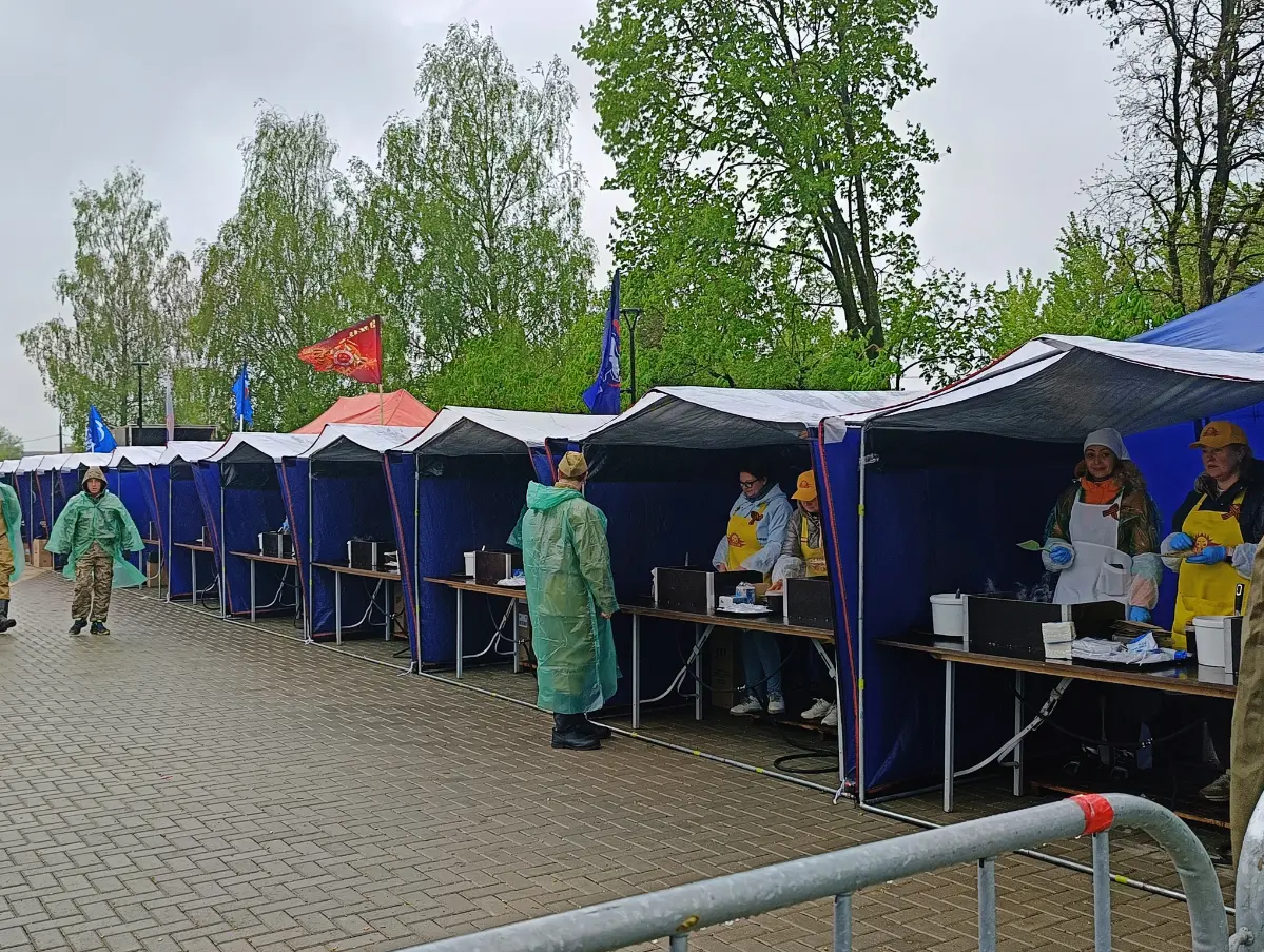 С Днём Победы!
Поздравляю всех с праздником! Я помню, мы помним! Гордимся своими Героями.
Парад прошел, пролетели наши самолёты. Но праздник только начинается | Сетка — социальная сеть от hh.ru