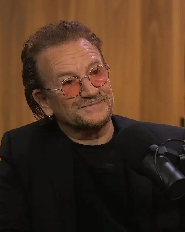 66 лет легенде! 🔥
Солист U2 получил псевдоним «Боно» ещё в школе — вдохновившись вывеской магазина слуховых аппаратов Bonavox, что означает «хороший голос» 🎧✨ | Сетка — социальная сеть от hh.ru
