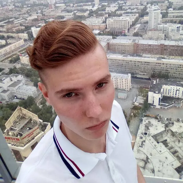 Роман Попов