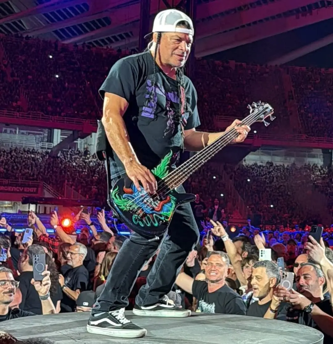 Итак, Metallica в Афинах! 🎸🇬🇷
#MetallicaAthens #MetallicaGreece #M72Athens #AthensGigs
#TallicaGiveMeFuel #CreepingDeathAthens #MasterOfPuppetsLive #NothingElseMattersGR
#SeekAndDestroyAthens #Battery... | Сетка — социальная сеть от hh.ru