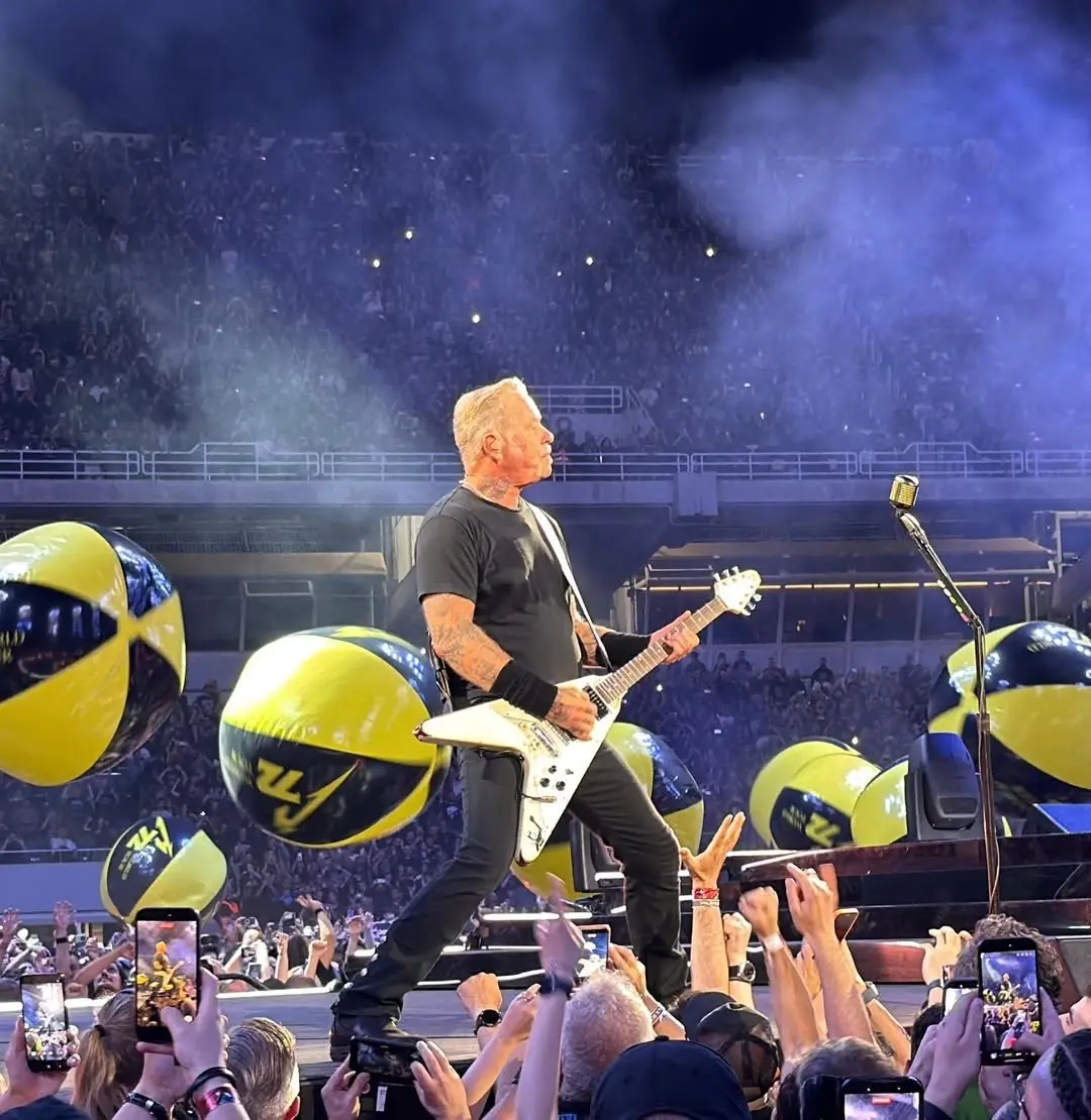 Итак, Metallica в Афинах! 🎸🇬🇷
#MetallicaAthens #MetallicaGreece #M72Athens #AthensGigs
#TallicaGiveMeFuel #CreepingDeathAthens #MasterOfPuppetsLive #NothingElseMattersGR
#SeekAndDestroyAthens #Battery... | Сетка — социальная сеть от hh.ru