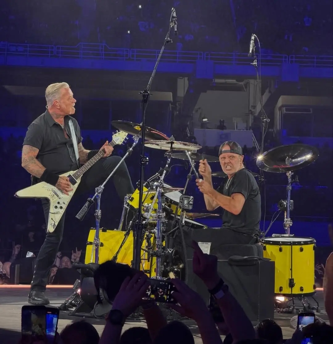 Итак, Metallica в Афинах! 🎸🇬🇷
#MetallicaAthens #MetallicaGreece #M72Athens #AthensGigs
#TallicaGiveMeFuel #CreepingDeathAthens #MasterOfPuppetsLive #NothingElseMattersGR
#SeekAndDestroyAthens #Battery... | Сетка — социальная сеть от hh.ru