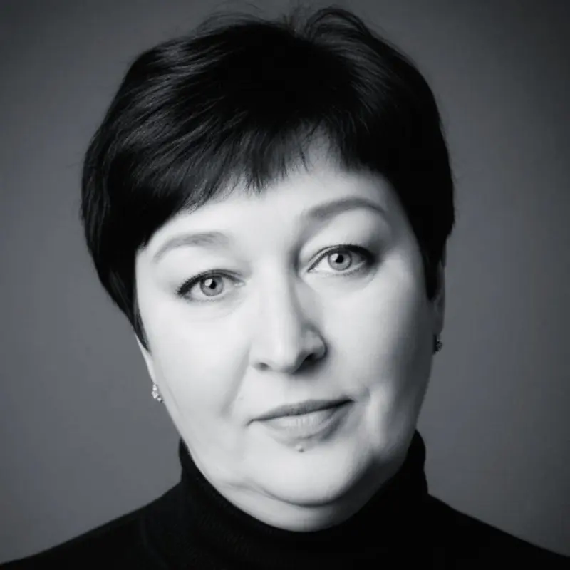 Елена Озерова