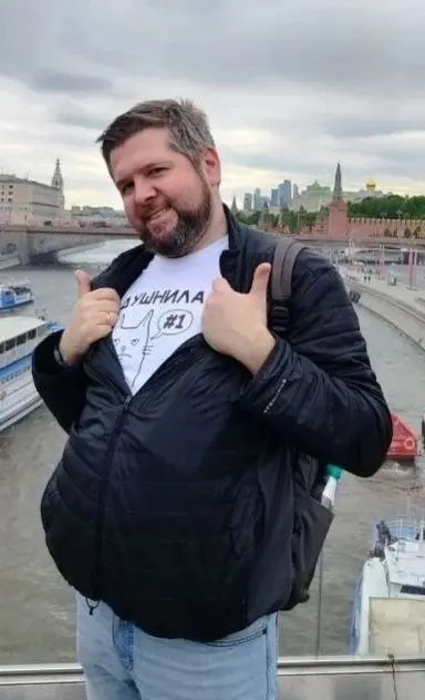 Говорят, подделки — это плохо
И, наверное, в большинстве случаев так и есть, но всё же не всегда.
Например, "поддельный" понедельник…
Это уже совсем другая история | Сетка — социальная сеть от hh.ru