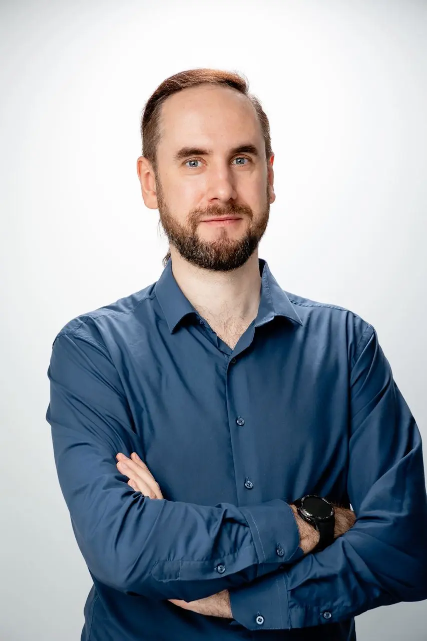 Владимир Антипов