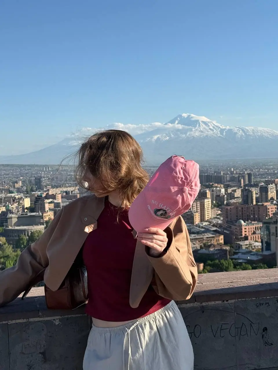 Заметки из Еревана
Российского масс маркета больше, чем я думала
ВБшка на каждом углу!!!
Есть кофейня, в который каждый час включают трек Fein 😭
Очень тепло, приятно, красиво
Архитектура впечатляет!!
... | Сетка — социальная сеть от hh.ru