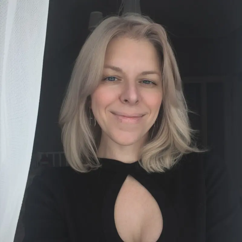 Елена Ларина