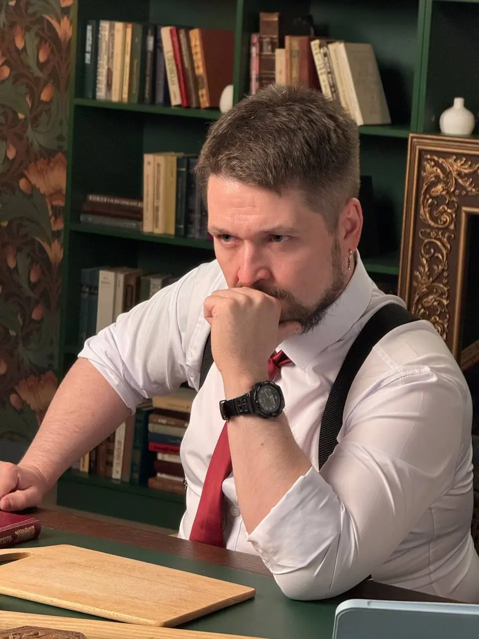 Скоро увидите что-то интересное 🔥
Перезаписываем и доснимаем наш научпоп 🤟
Как вам наш ведущий? | Сетка — социальная сеть от hh.ru