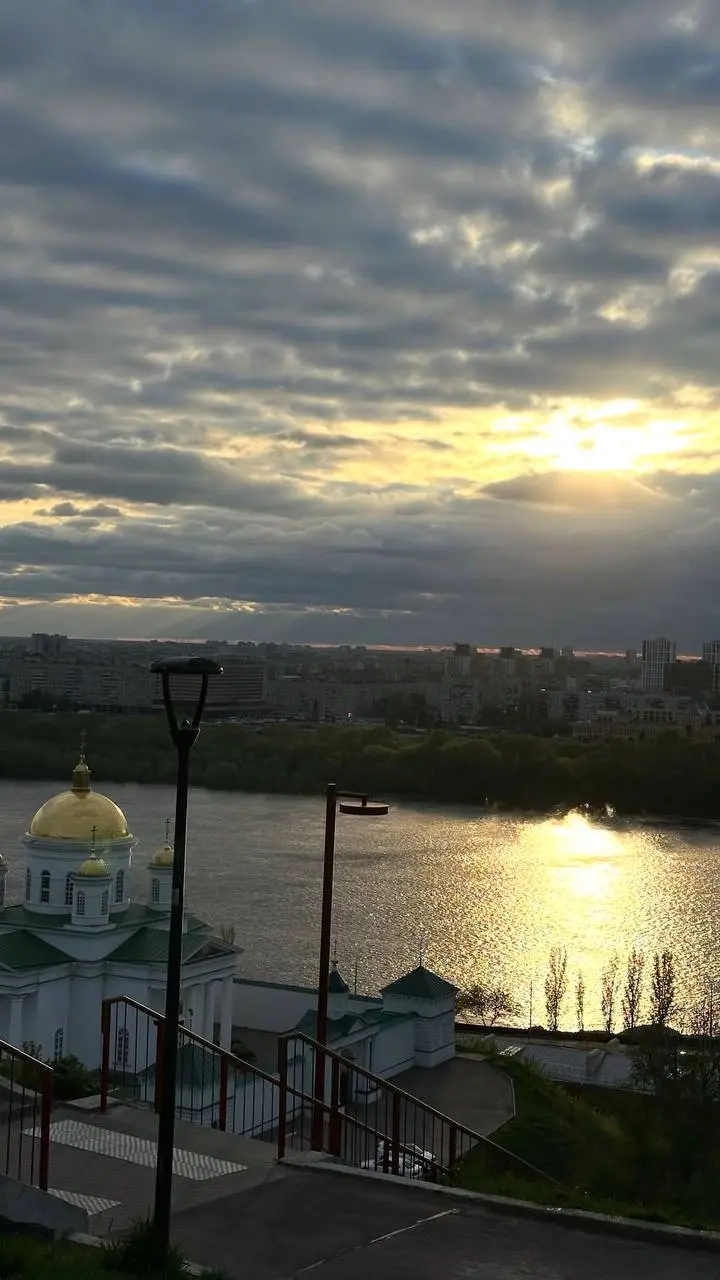 Урок №2: Клиент платит не только деньгами, но и вниманием
В современной экономике внимание — самая твердая валюта | Сетка — социальная сеть от hh.ru
