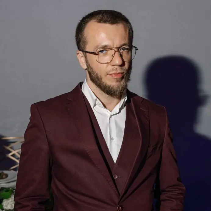 Александр Гау
