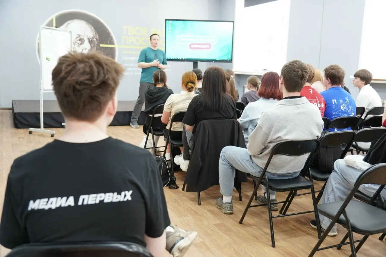 Недавно выступал на форуме “МедиаТочка/МедиаПритяжение”. Рассказывал активной и любопытной молодёжи про нейросети | Сетка — социальная сеть от hh.ru
