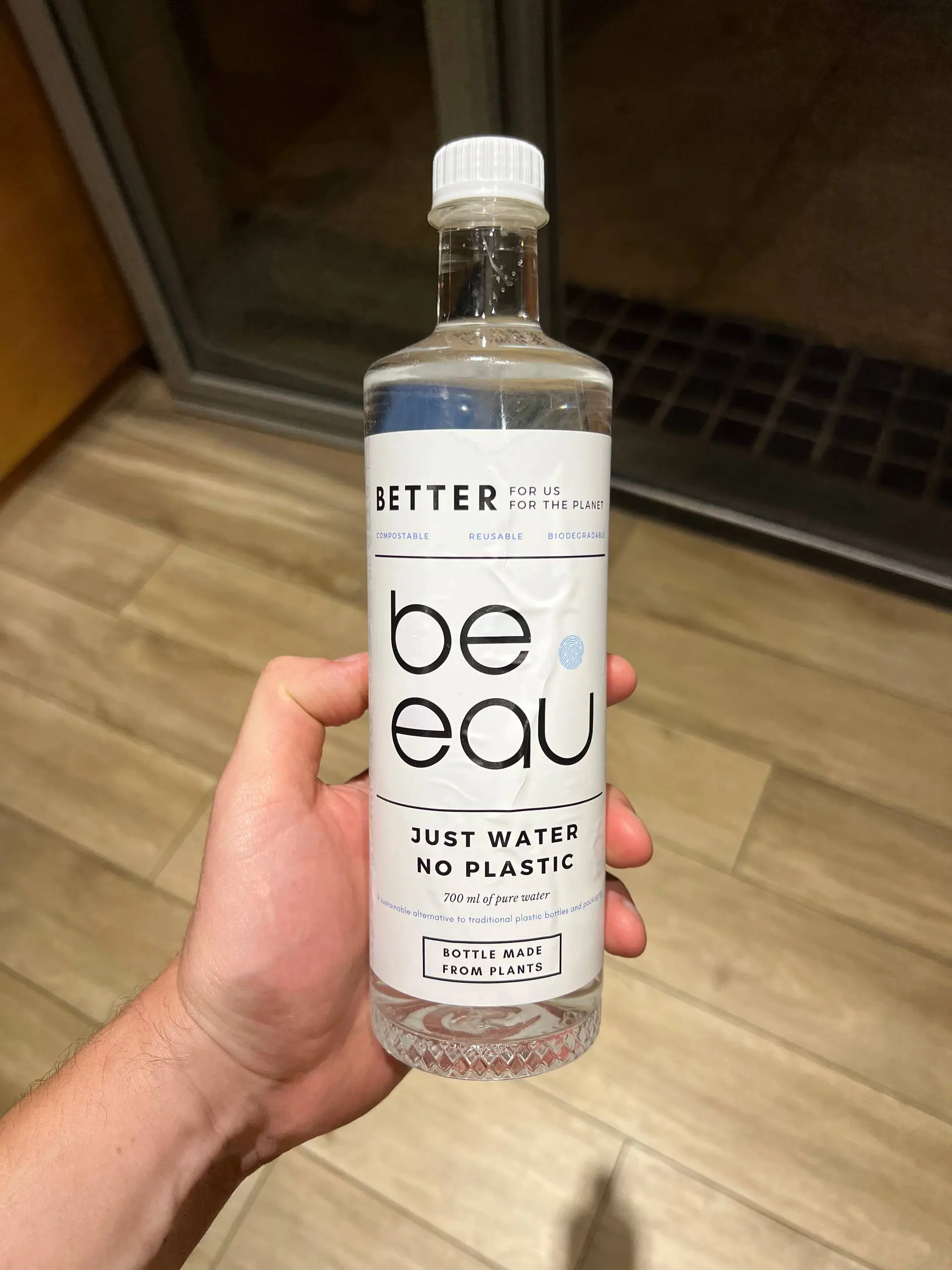 “Bottle made from plants”
И вот тебя уже дополнительно покупают те, кто ценят твой вклад в экологию
#Маркетинг
📲 Подписывайтесь:
В этом посте были ссылки, но мы их удалили по правилам Сетки | Сетка — социальная сеть от hh.ru