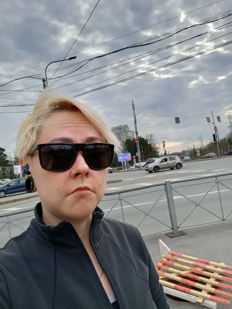 👩‍💼 Чем Вы занимаетесь в свободное от работы время?
Учусь.
А в свободное от учёбы время?
Работаю.
**
Рили, вот такие вопросы ☝️ от HR, новых знакомых, коллег постоянно ставят меня в тупик | Сетка — социальная сеть от hh.ru