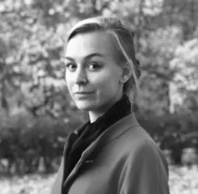 Анна Извекова