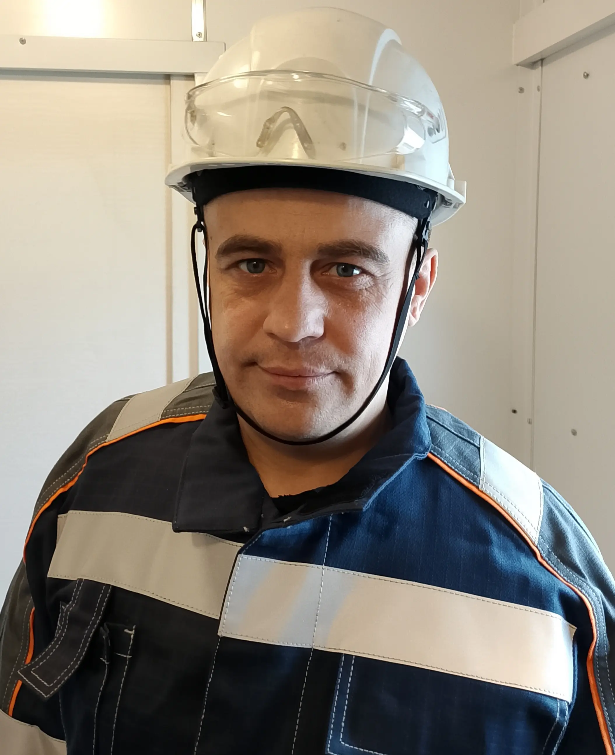 Владимир Елхов