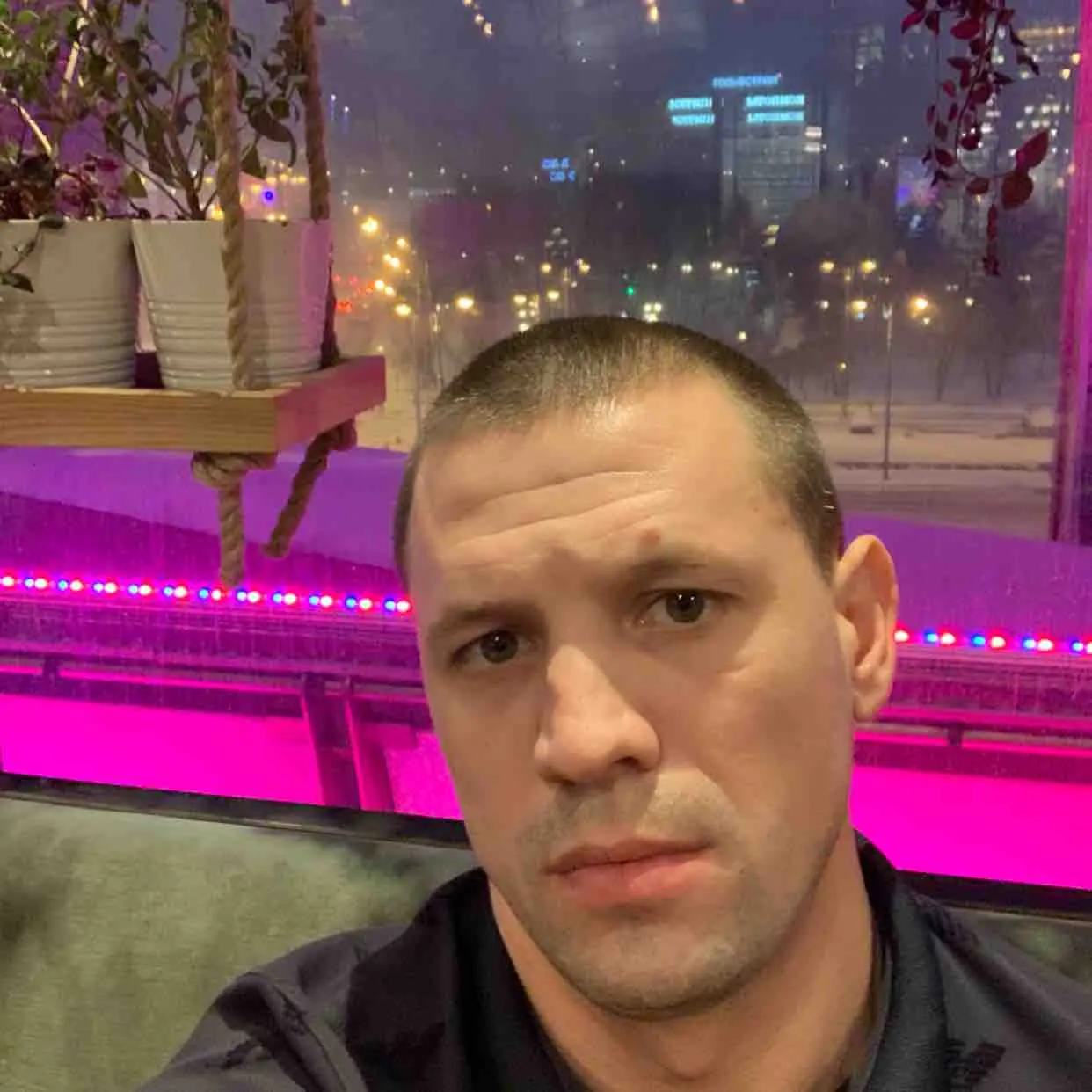 Виктор Толстов
