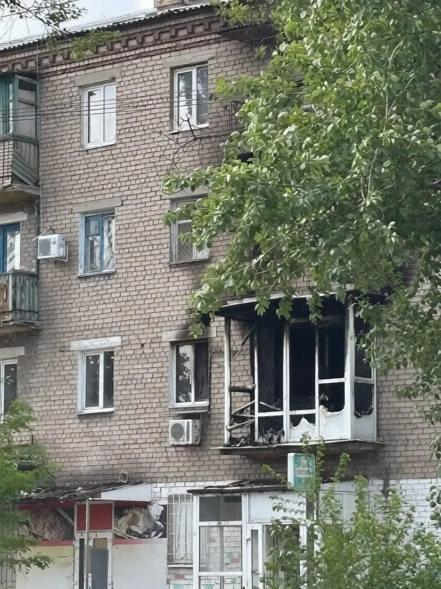 Последствия пожара в многоэтажке на ул. Коммунаров вчера | Сетка — социальная сеть от hh.ru