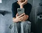 Опрос: каждый седьмой в Великобритании обращается к ИИ-чатботам вместо врача
В исследовании с участием более 2000 человек 15% респондентов признались, что используют ИИ-чатботы для получения медицинск... | Сетка — социальная сеть от hh.ru