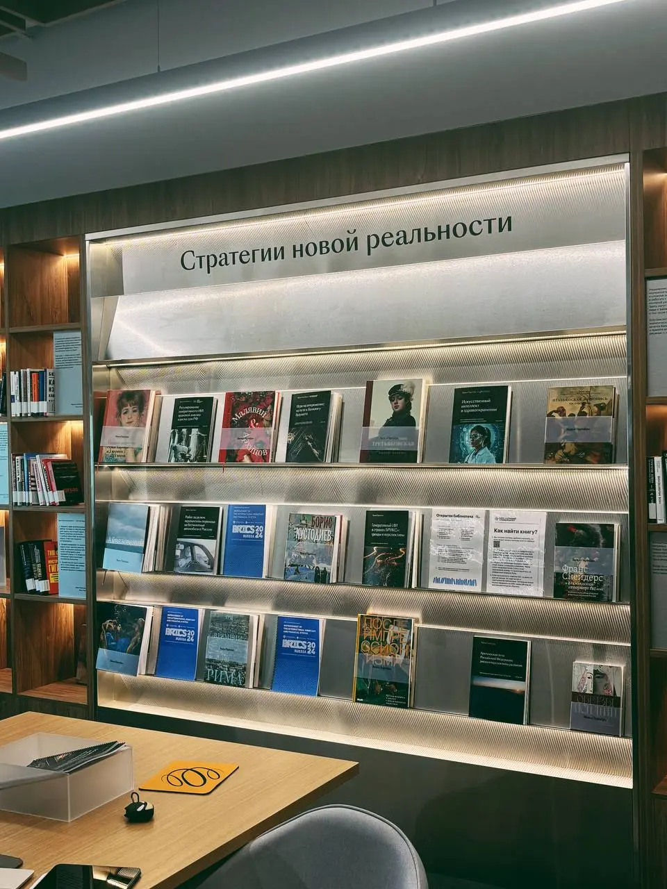 Иногда кажется, что моя жизнь вращается в колесе Сансары
Я: ухожу из Росатома, чтобы сосредоточиться на IT, минимизировав работу с заводскими специальностями и молодежкой
Прихожу в Сбер: Сбер решает о... | Сетка — социальная сеть от hh.ru