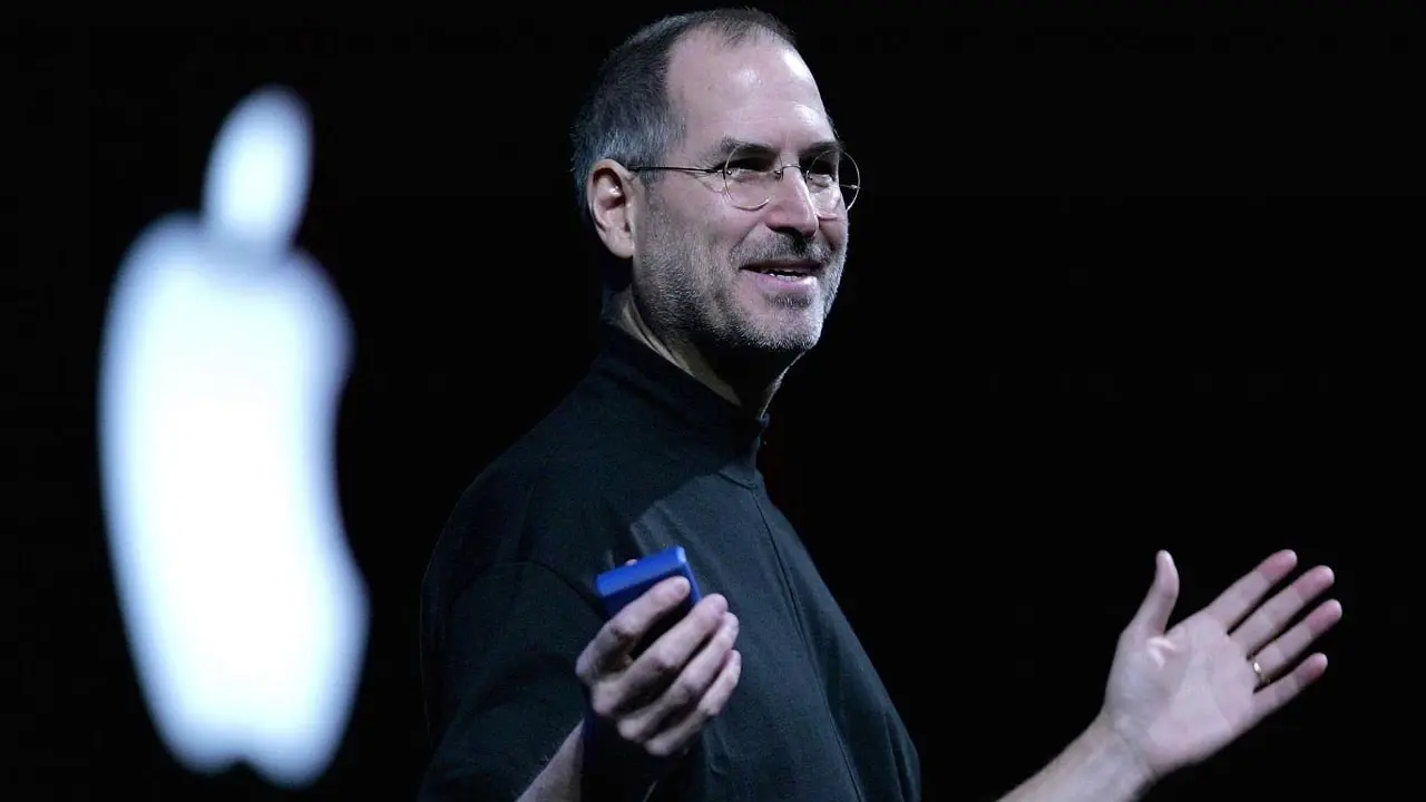 «Думай иначе» (Think Different)
В 97-м году Стив Джобс вернулся в Apple — компания, которую он вновь возглавил, была на грани банкротства | Сетка — социальная сеть от hh.ru