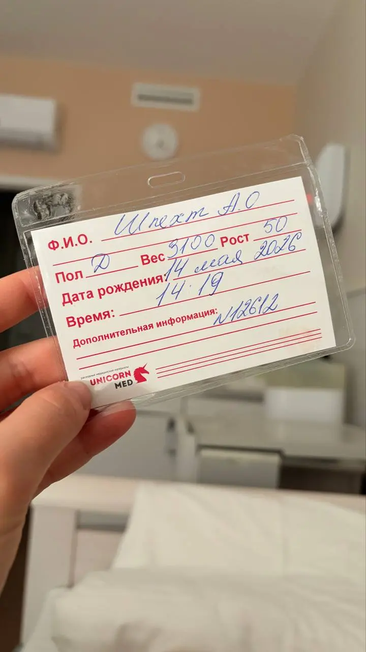 МАСТЕРСКАЯ ЗАКРЫТА НА НЕОПРЕДЕЛЕННОЕ ВРЕМЯ💛
Мастер обучает подмастерье😍😂 | Сетка — социальная сеть от hh.ru