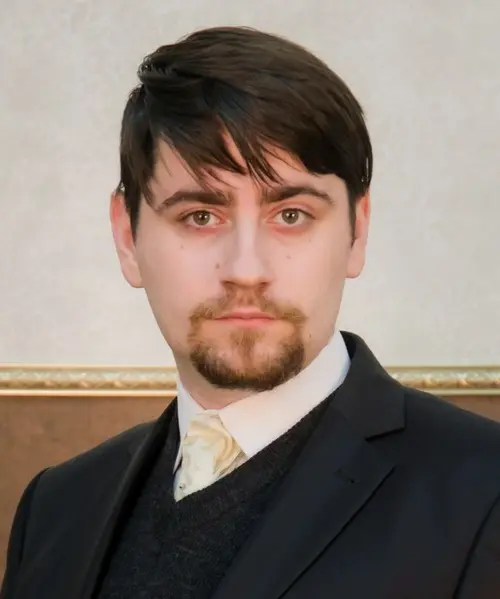 Максим Алиев