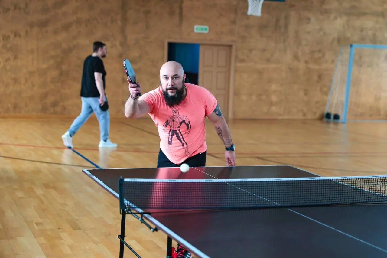💪На связи спортивный дайджест ПМХ и Промсорт!
🥇На «Коксе» коллеги определили сильнейших в групповом и личном турнирах по настольному теннису.
🎯На Комбинате КМАруда сражались любители дартса и плавания | Сетка — социальная сеть от hh.ru