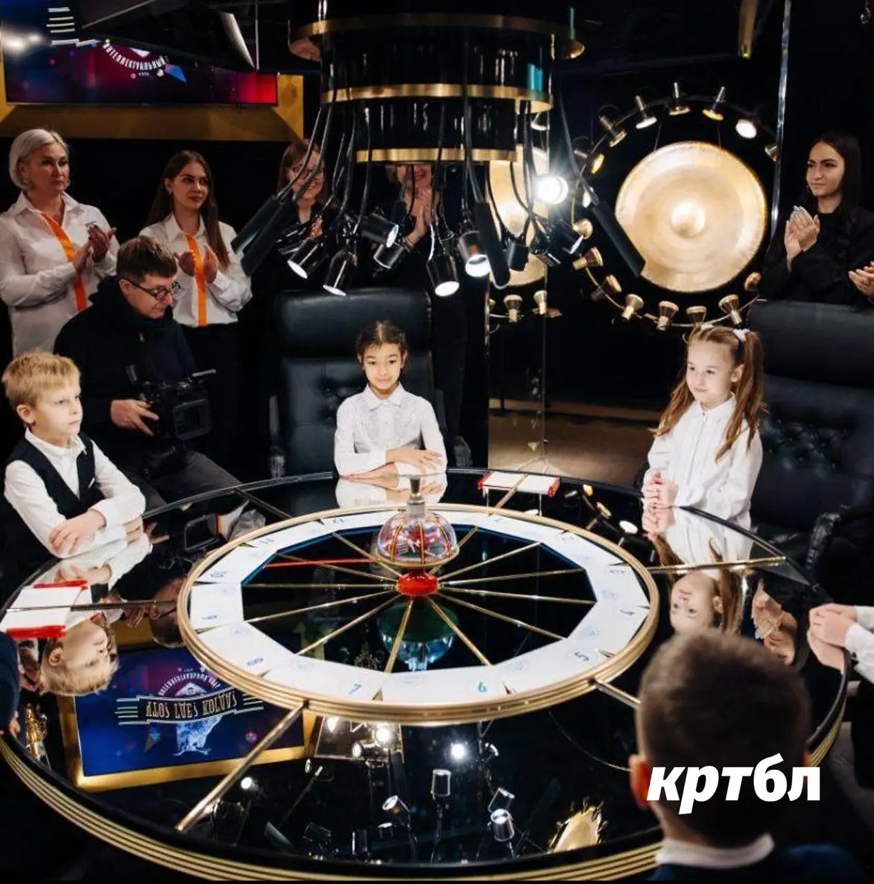 Квиззы по выходным на страницах кртбл / брендинг медиа / (в телеграме)
Насколько ты знаешь факты и необычные особенности брендов
Каждую субботу, поиграть в бренд-квизы предыдущих недель по сквозным сс... | Сетка — социальная сеть от hh.ru