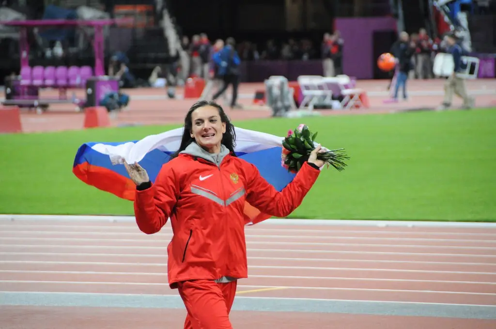 Приставы взыскивают с Исинбаевой долги по кредитам
#Россия #Исинбаева #Приставы #Кредиты #Эксклюзив | Сетка — социальная сеть от hh.ru