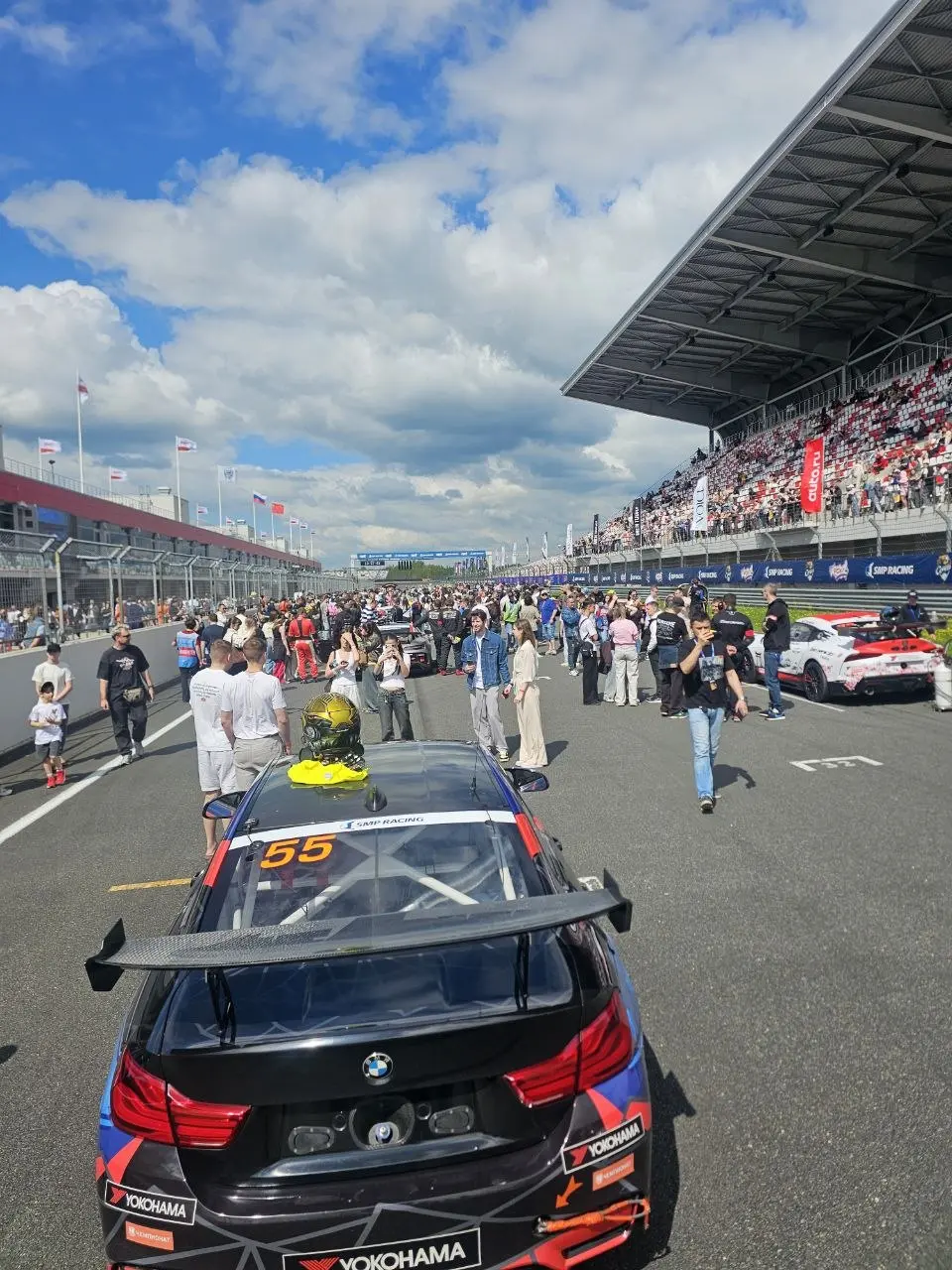 Сегодня активный спортивный день, вот вам всем гоночного вайба с Moscow Raceway) | Сетка — социальная сеть от hh.ru