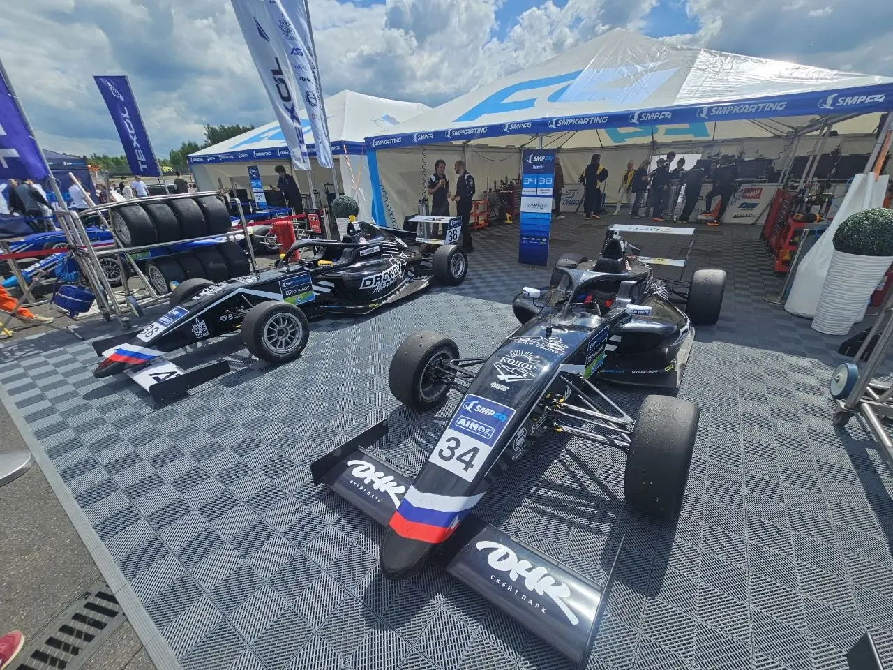 Сегодня активный спортивный день, вот вам всем гоночного вайба с Moscow Raceway) | Сетка — социальная сеть от hh.ru