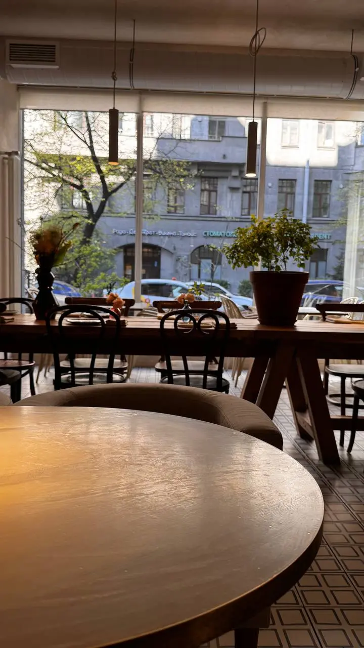 Совет — это побег от себя?
Недавно подруга спросила меня: «Как ты думаешь, мне стоит согласиться на эту работу или нет?» Я начала рассуждать, взвешивать плюсы и минусы, а она кивала и в итоге сказала:... | Сетка — социальная сеть от hh.ru