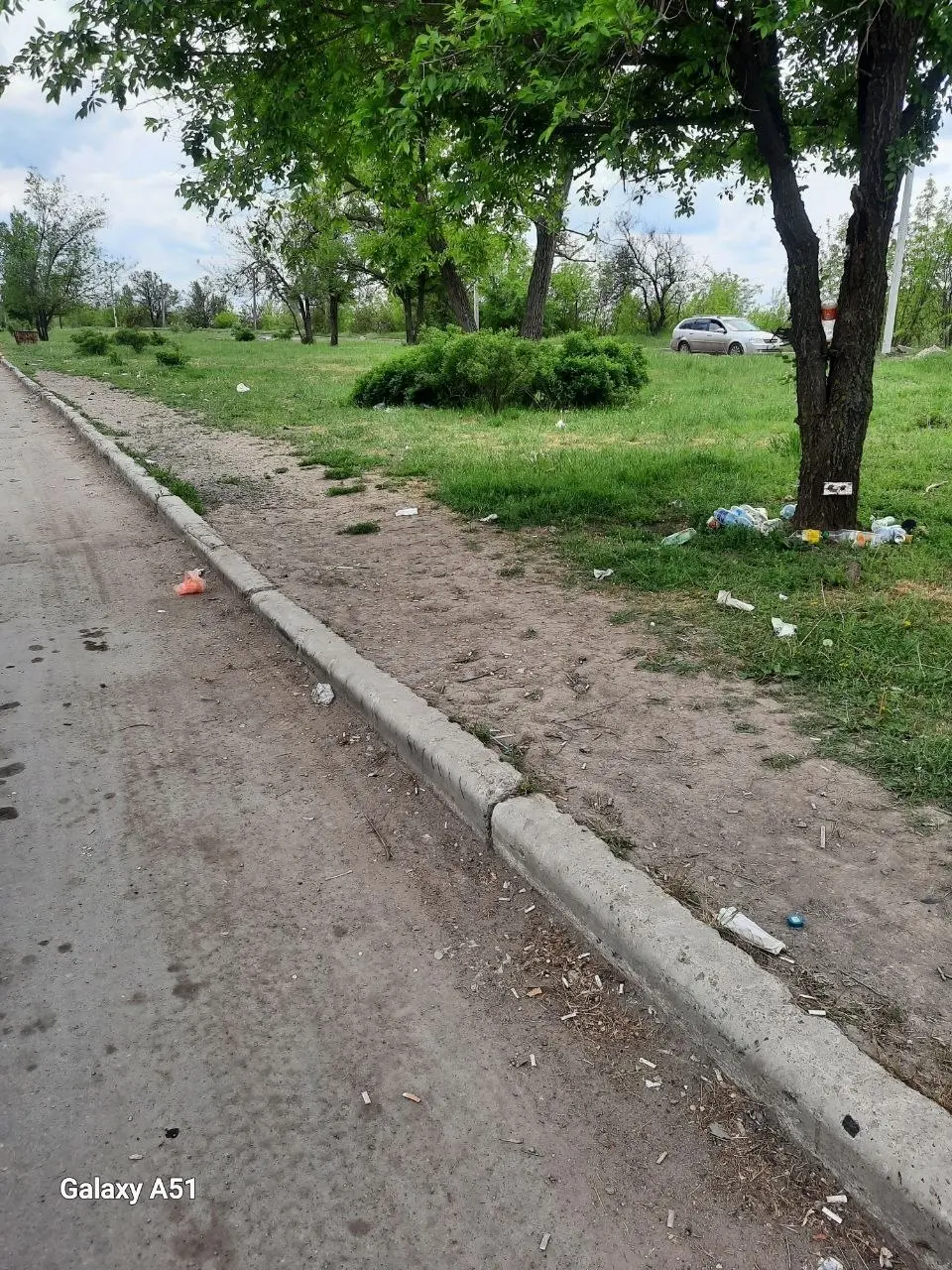 Остановка ГПБ 1(Психоневрологическая больница) Пора водителям маршрута 42 а сделать субботник и не спорить когда они обедают.Рядом находится металлический бак.можно не сорить а убирать за собой | Сетка — социальная сеть от hh.ru