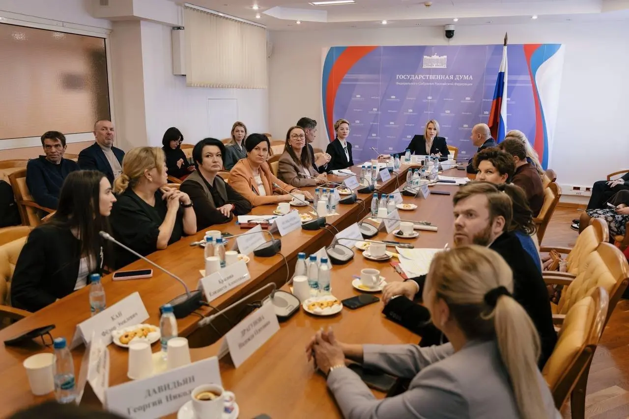 Хочу поздравить Яну Валерьевну Лантратову, которая в пятницу принесла присягу в качестве Уполномоченного по правам человека в Российской Федерации | Сетка — социальная сеть от hh.ru