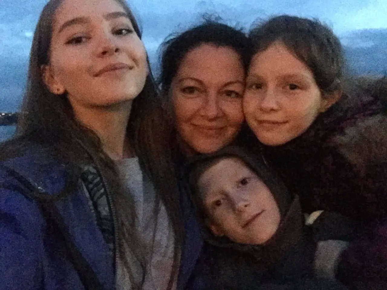 Знаю, что меня смотрит много мам и пап, и для многих из вас одна из самых актуальных задач сейчас — покупка собственной недвижимости 🏡
Поэтому решила дать вам полезную информацию о том, что происходит... | Сетка — социальная сеть от hh.ru