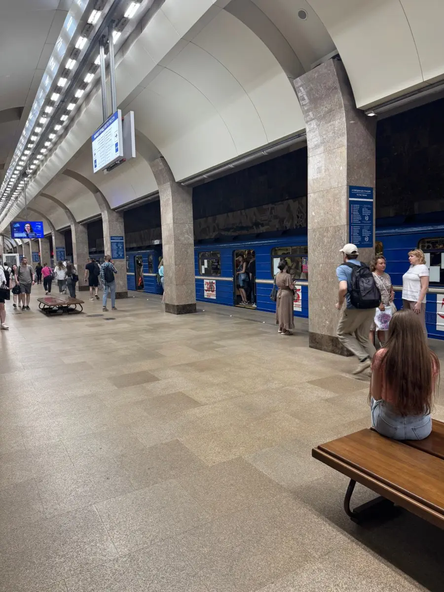 Гостеприимное метро Нижнего Новгорода встречает гостей давно забытыми турникетами-капканами | Сетка — социальная сеть от hh.ru