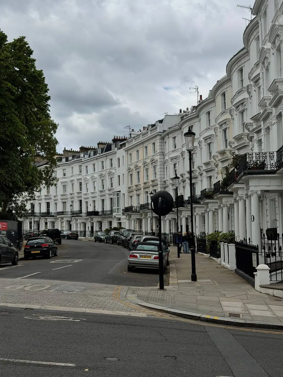 London is a capital of Great Britain
Я в Лондоне уже 4 дня — и пока нахожусь в приятном культурном шоке.
Город зелёный, чистый, люди очень доброжелательные | Сетка — социальная сеть от hh.ru